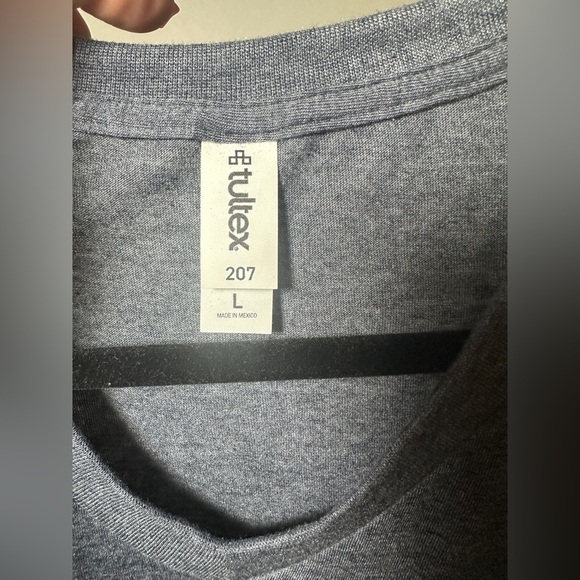 Graphic Tee Gray 'Blessed Mama” T-Shirt with Rainbow design Size Large - Picture 5 of 6